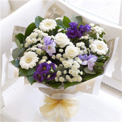 Hoa tươi UK-08 Blue and White Hand-tied